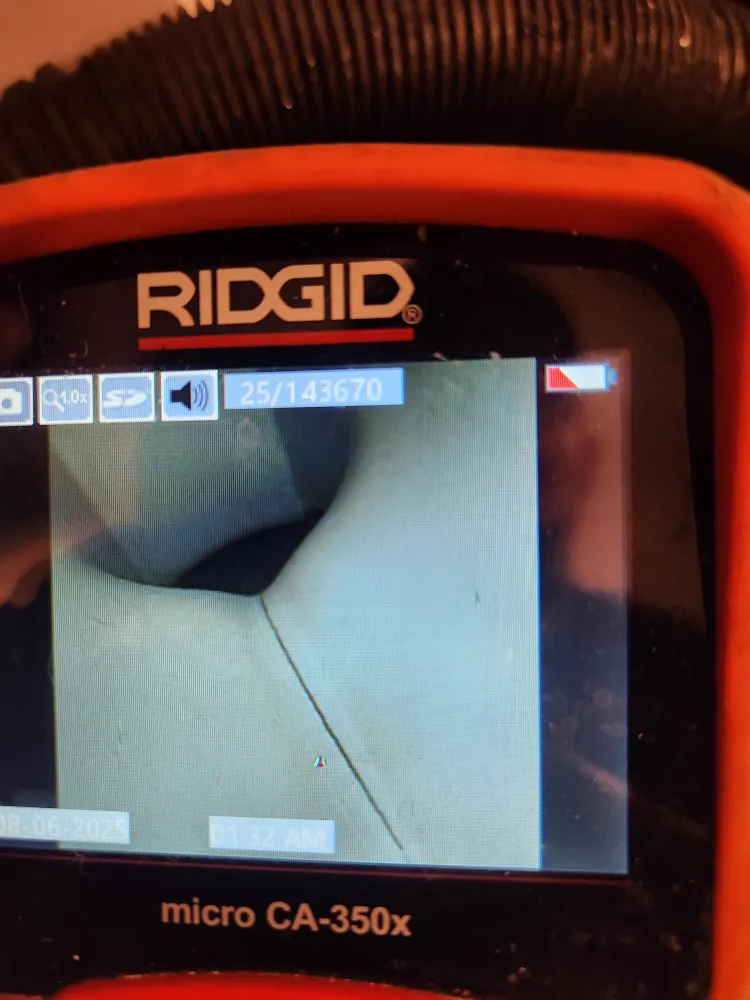 변기 막힘 처리: 배관 확인